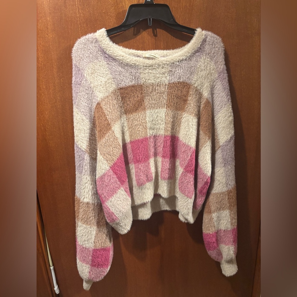 Cozy Plush Checkered Crewneck Sweater - Pink, Beige, Lavender